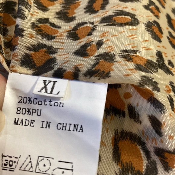 EUC Faux Leather Vest Size XL - Picture 9 of 10